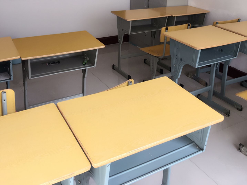 学生课桌椅
