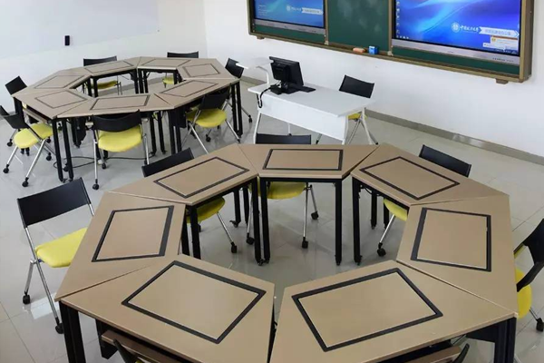 学校家具定制时对培训课桌椅的配置要求以及购买攻略