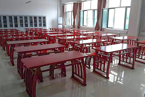 学校家具定制厂家一般会生产什么样的课桌椅